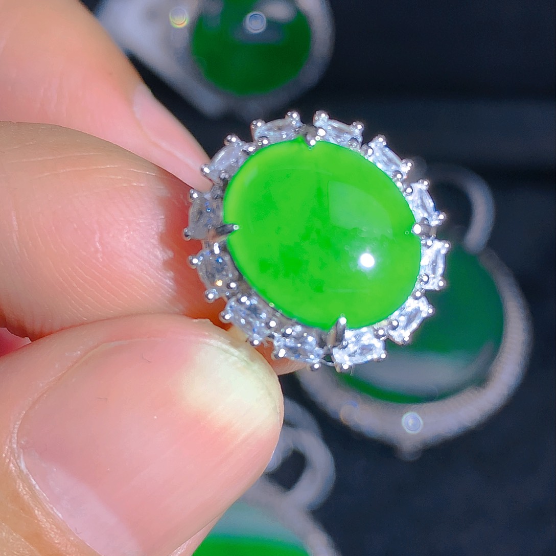 翡翠颈饰银S925镶嵌戒指