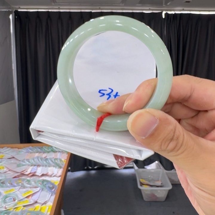 翡翠手镯未镶嵌C****?纯天然缅甸翡翠a货