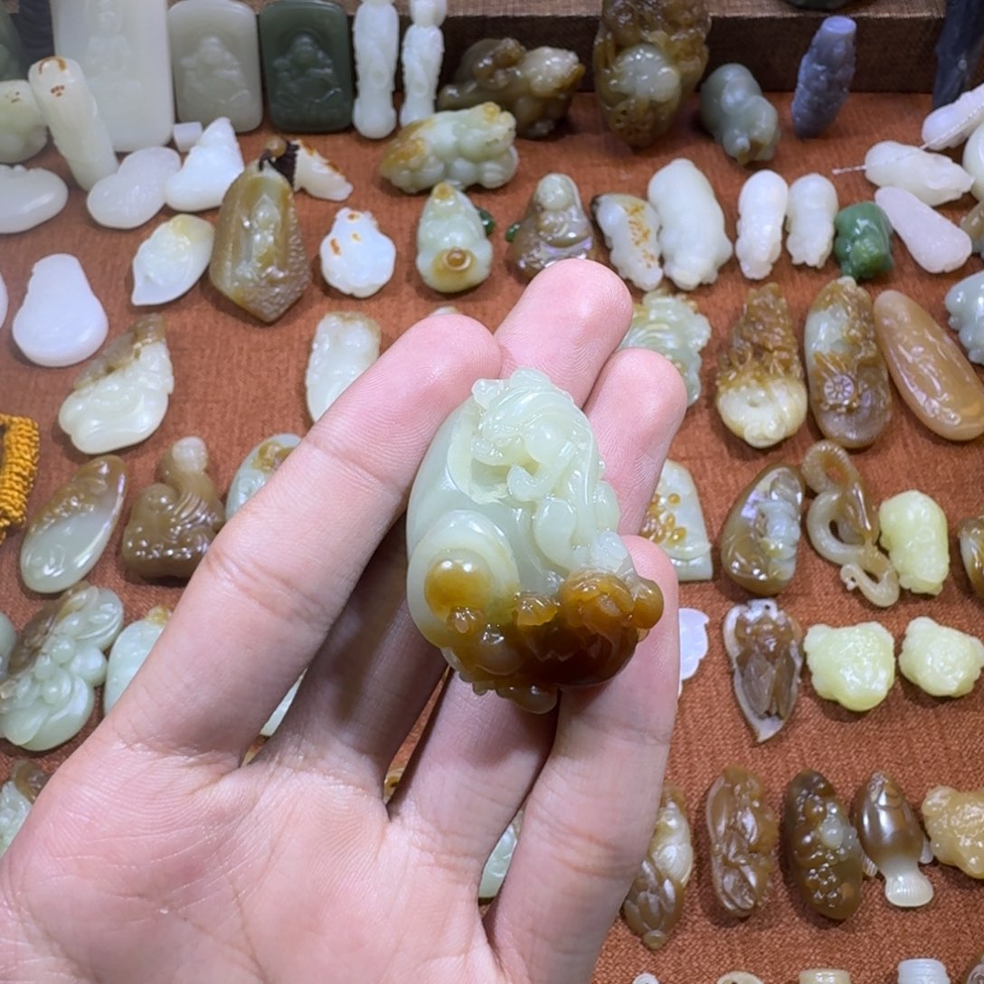 和田玉颈饰未镶嵌