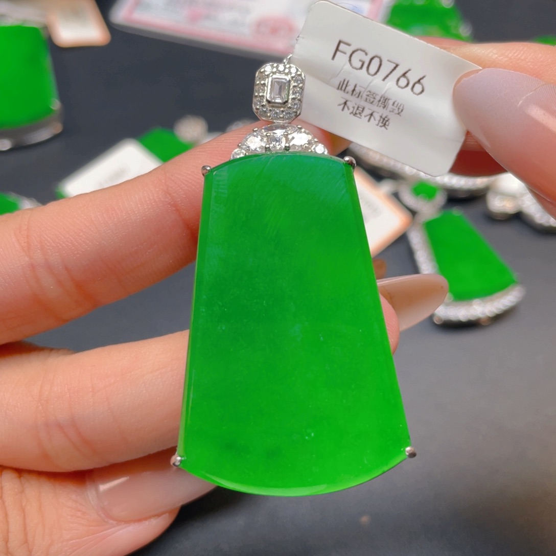 【闪购商品】颈饰银S925镶嵌翡翠翡翠