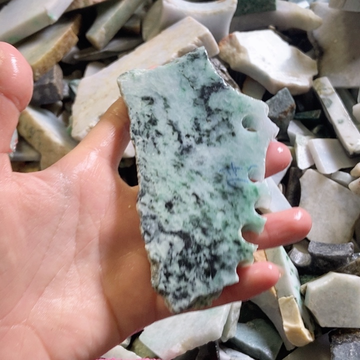 翡翠颈饰未镶嵌天然翡翠