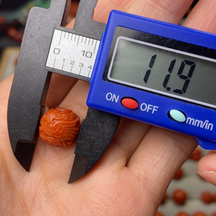 南红玛瑙配饰未镶嵌有瑕疵