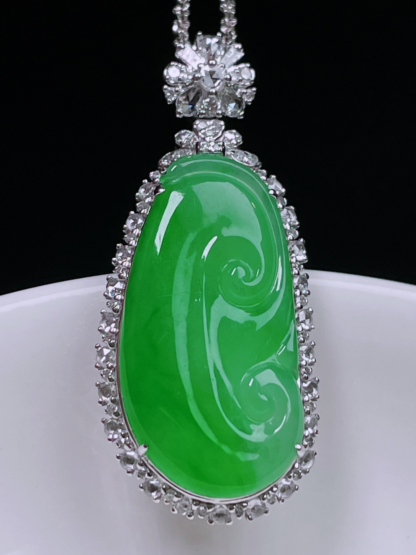 梦藏佳品 天然A货翡翠 如意吊坠 18k镶嵌 经典款 时尚精美