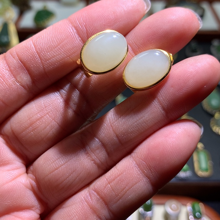 和田玉银S925镶嵌耳钉