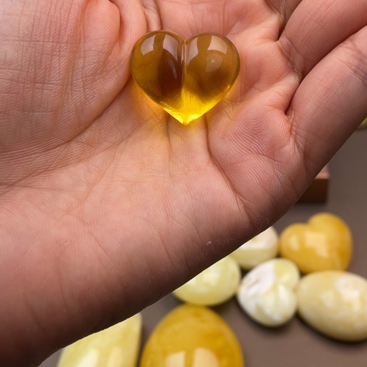 琥珀未镶嵌颈饰蜜蜡