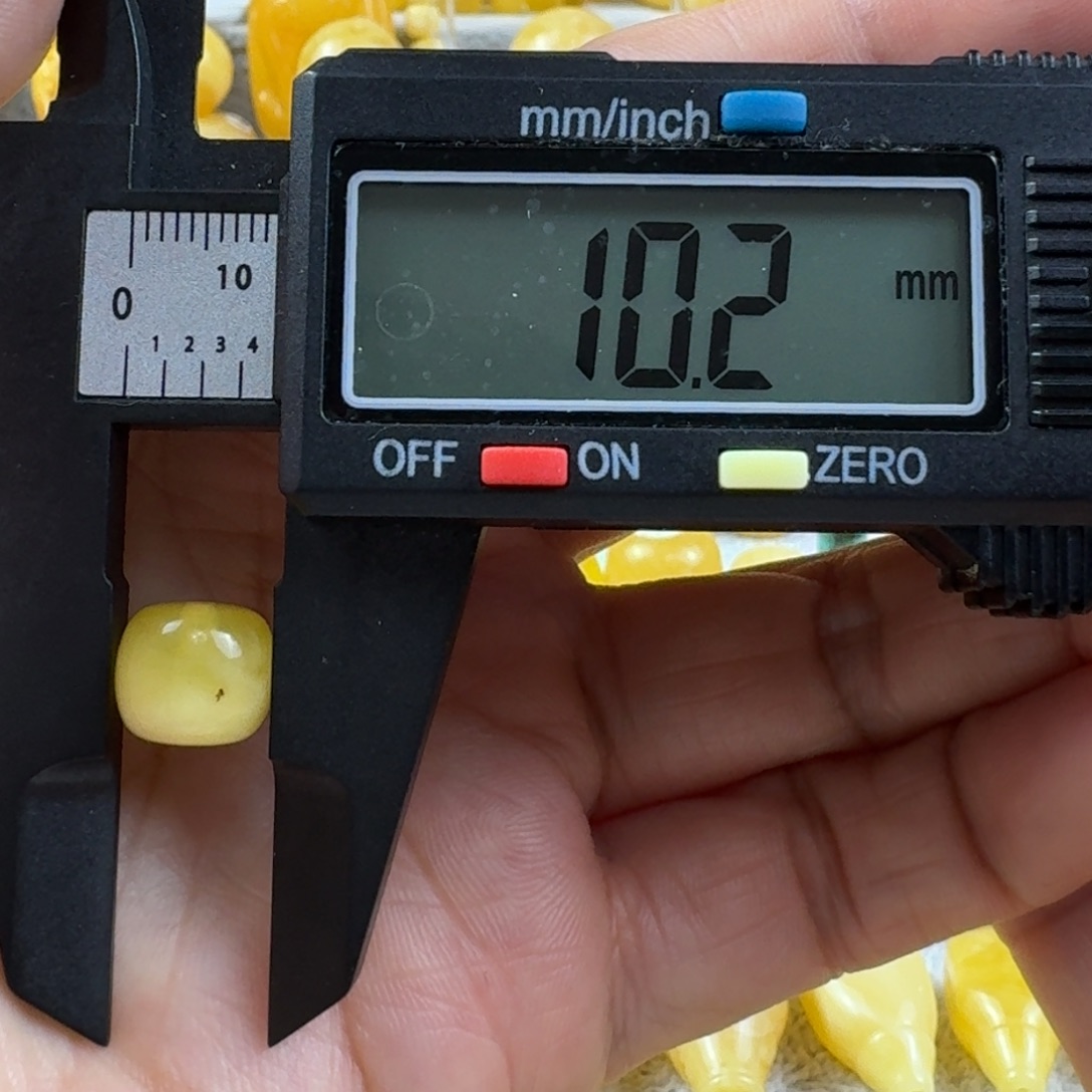 蜜蜡未镶嵌裸石13杂