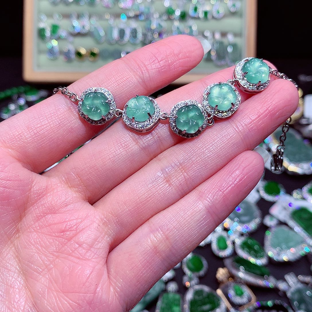 【闪购商品】翡翠吊坠(不含链)未镶嵌