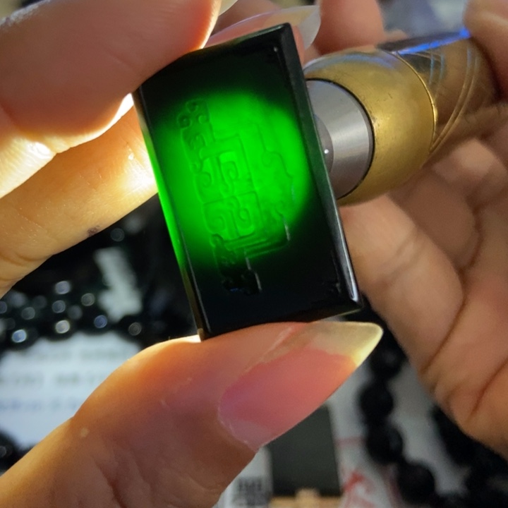 翡翠未镶嵌颈饰墨翠