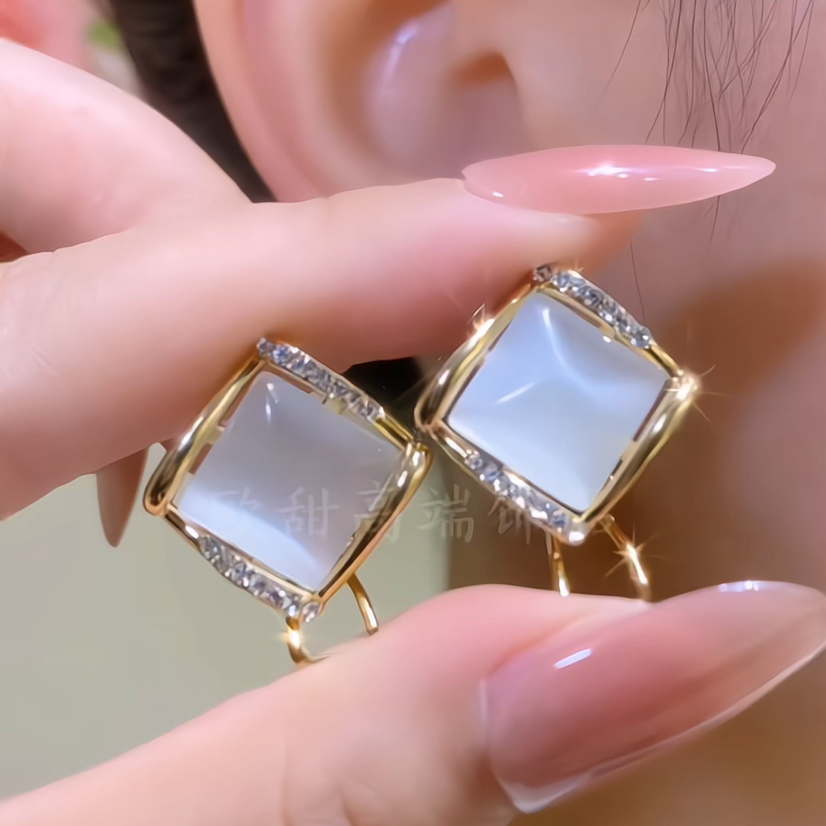 铜合金合成锆石耳饰 高级感优雅精致轻奢简约时尚气质耳扣耳环