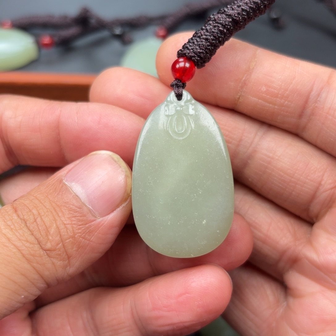 和田玉吊坠未镶嵌