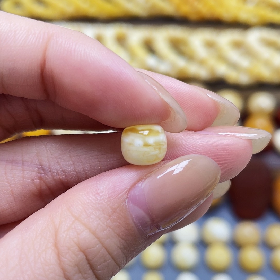 未镶嵌琥珀裸石蜜蜡老型8.5*7.6mm微瑕