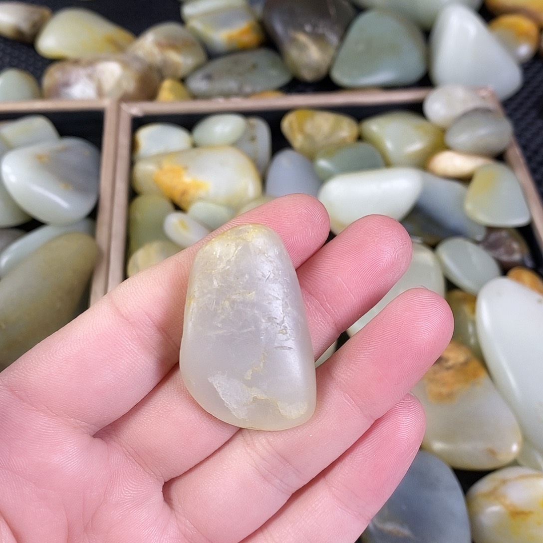 和田玉未镶嵌珠宝奇石