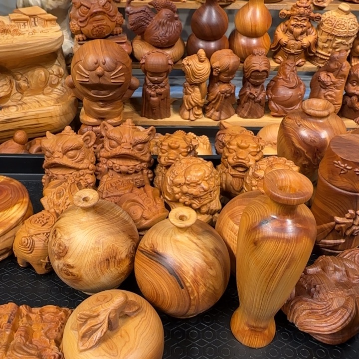 纵****有机玻璃南瓜一对，瑕疵花瓶一个