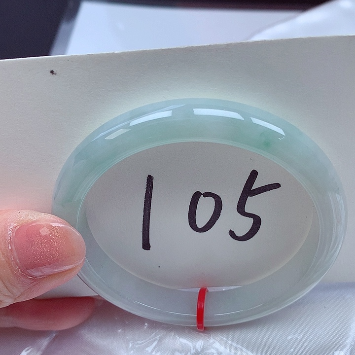 翡翠手镯未镶嵌翡翠