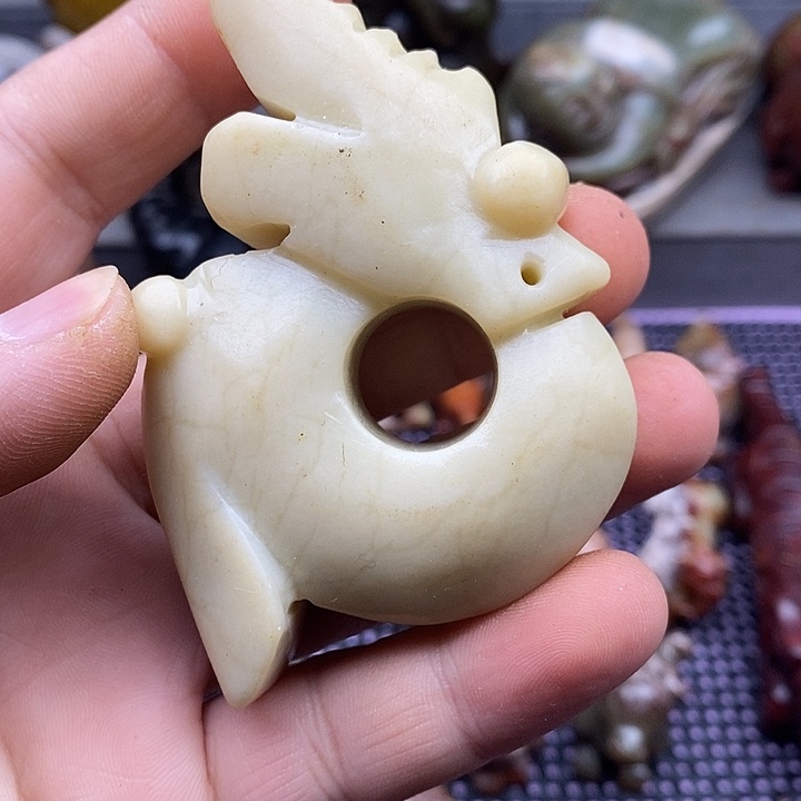 未镶嵌蛇纹石玉颈饰