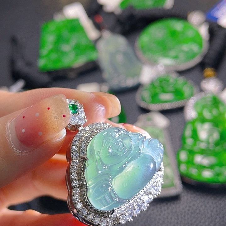 翡翠颈饰未镶嵌72，