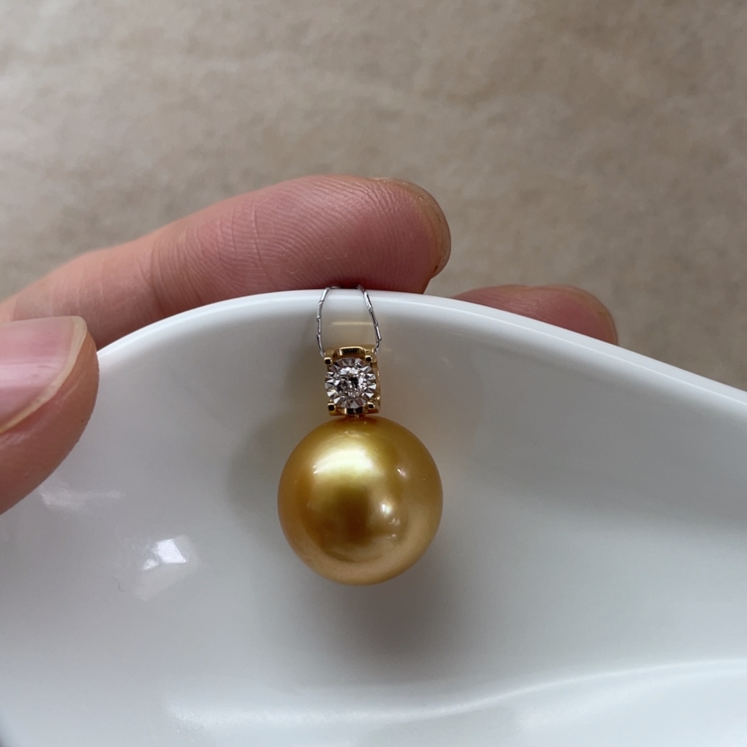 颈饰18K金镶嵌海水珍珠12.5mm