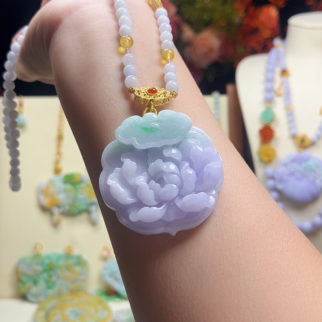 翡翠颈饰未镶嵌紫