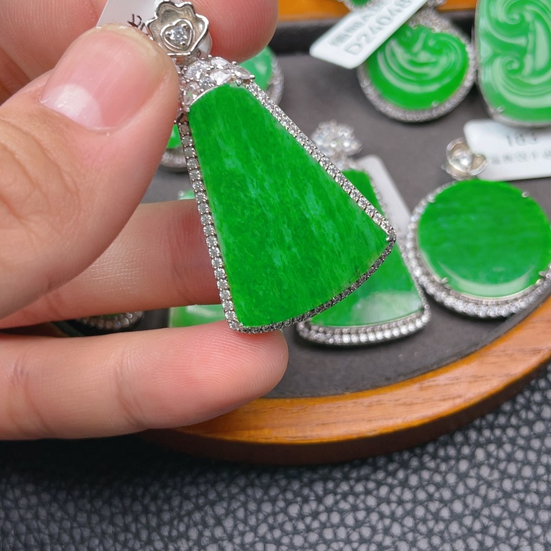 【闪购商品】翡翠吊坠(不含链)银S925镶嵌