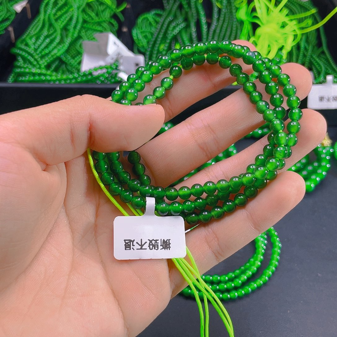 翡翠未镶嵌颈饰88888889