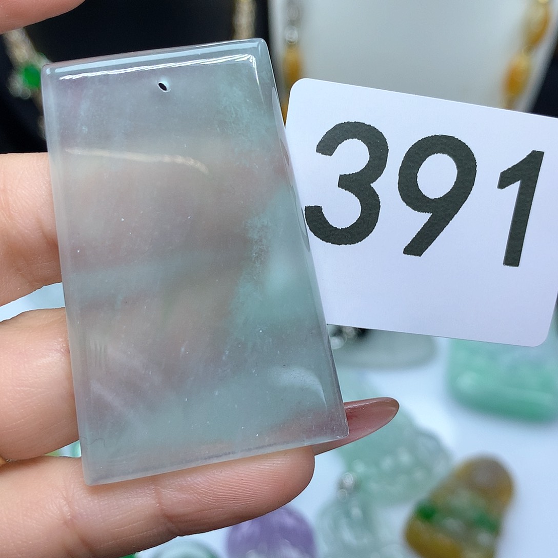 翡翠吊坠(赠链)未镶嵌