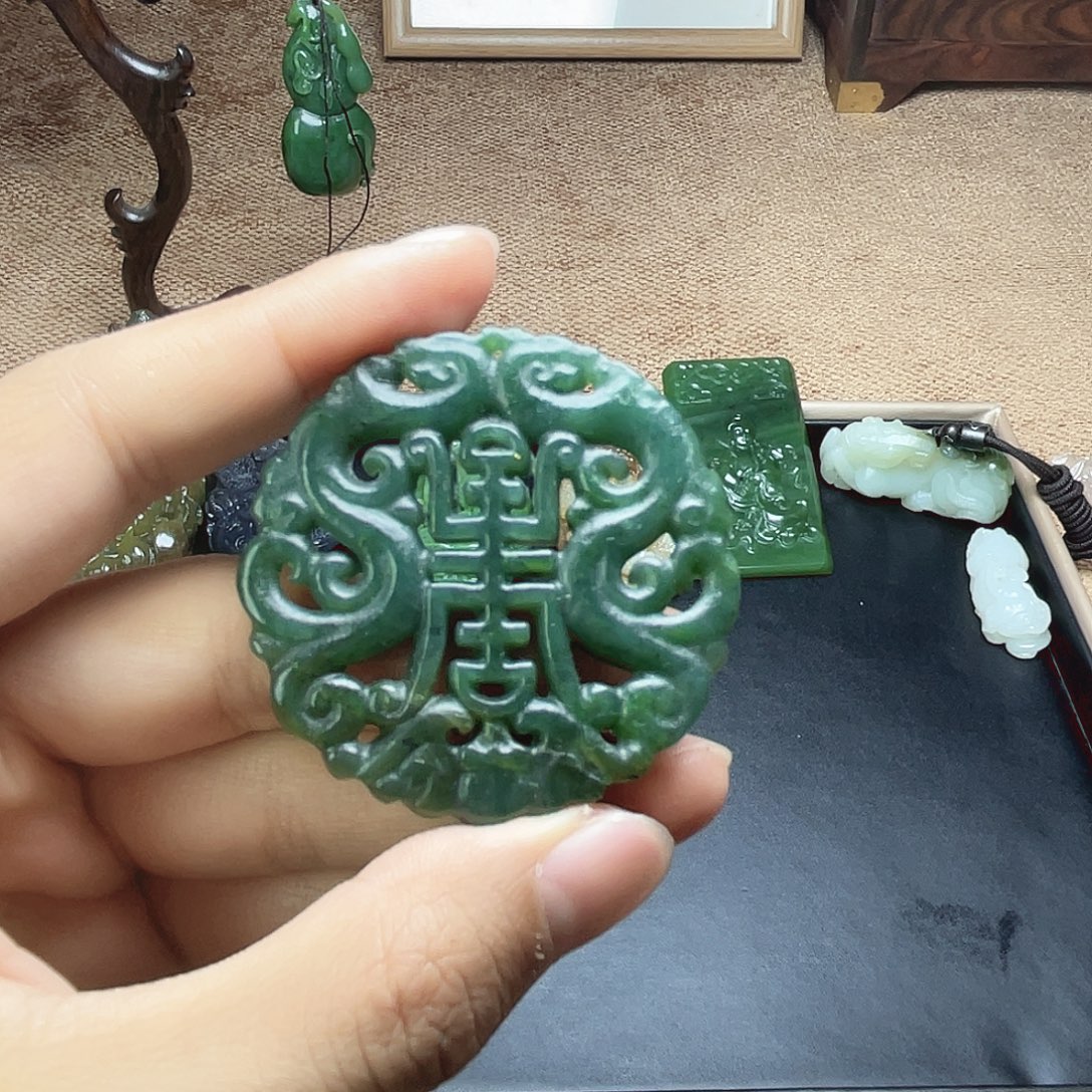 和田玉未镶嵌挂件