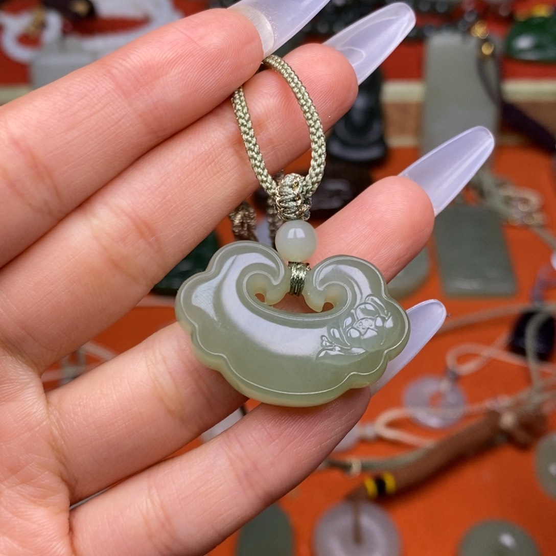 和田玉颈饰未镶嵌穿绳需备注