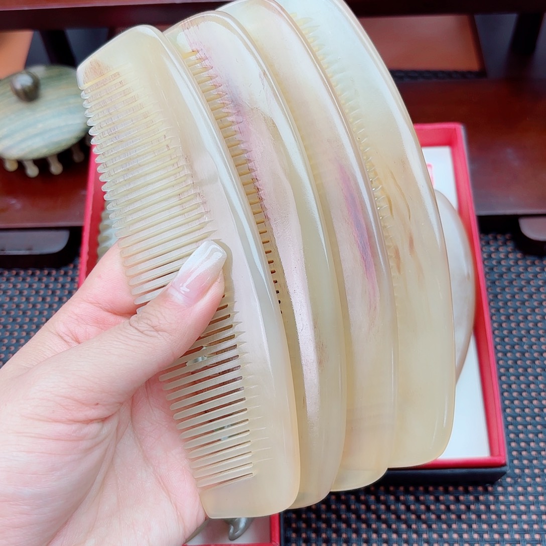 纯手工制作纯牛角梳子