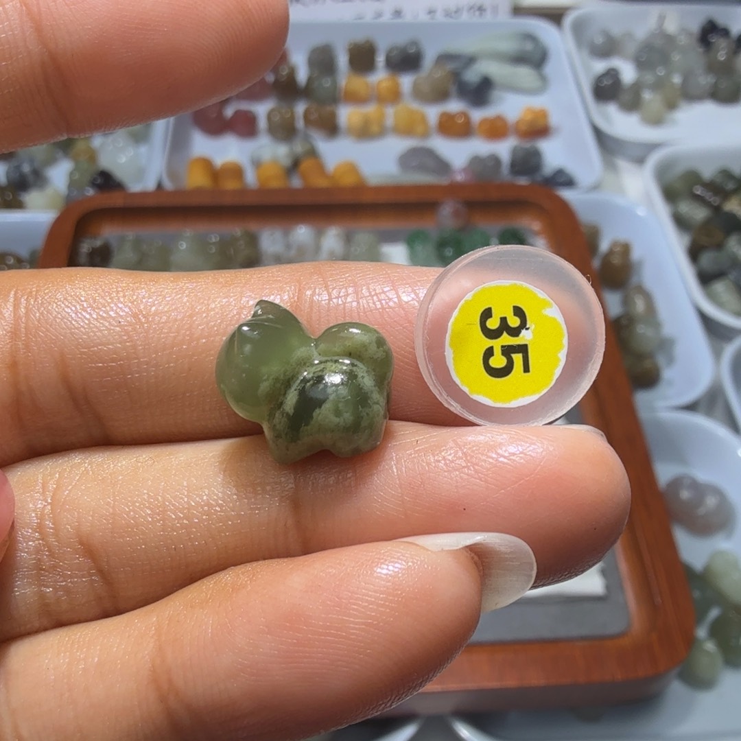 和田玉未镶嵌珠宝奇石