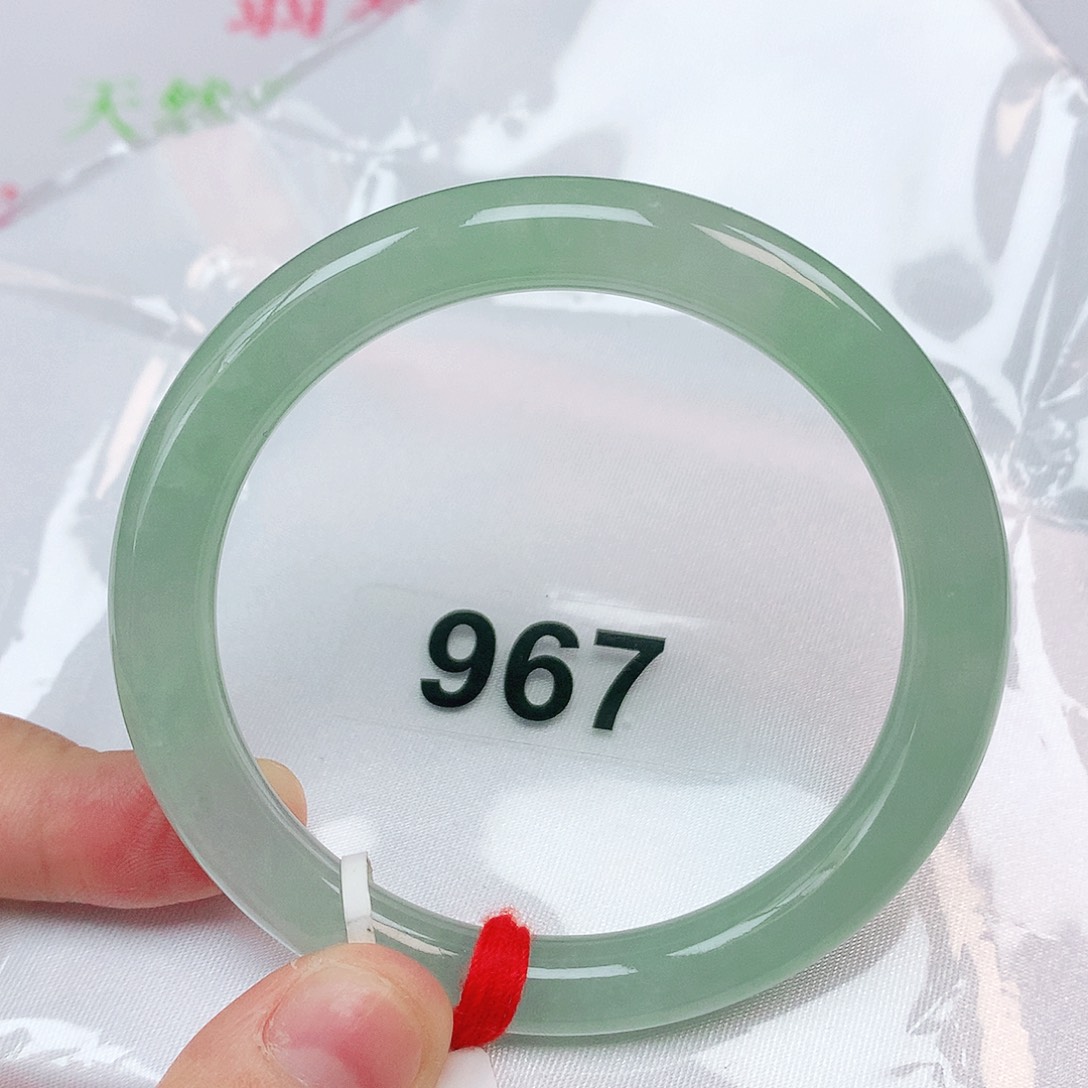 翡翠手镯未镶嵌53圈晴绿圆条翡翠手镯