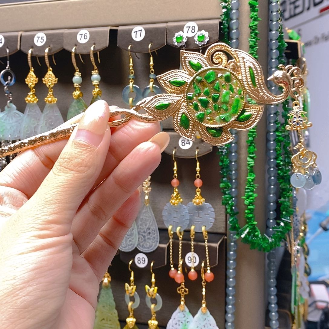 未镶嵌翡翠耳饰翡翠