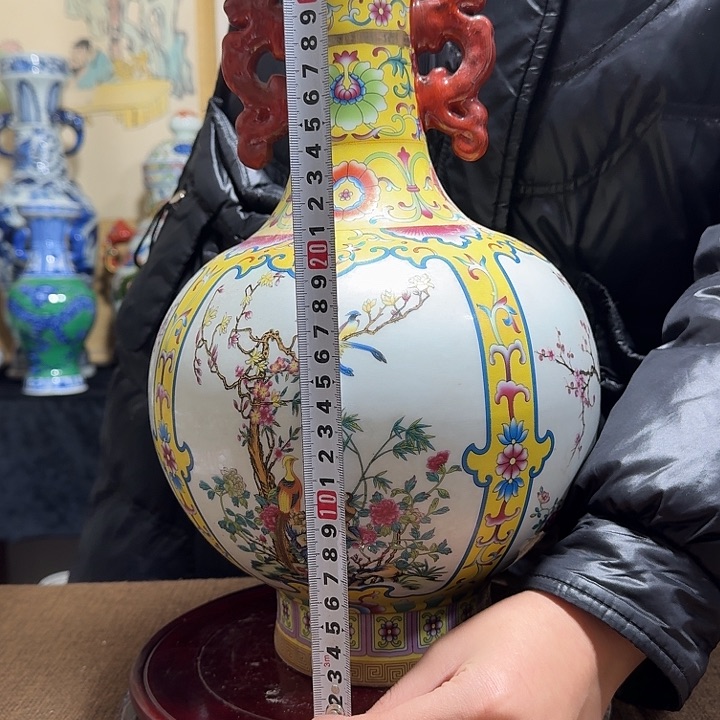 摆件                
