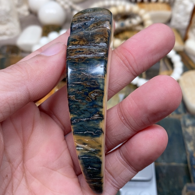 【闪购商品】泥塑蝎****A猛犸牙蓝皮牙尖瑕疵bk2246
