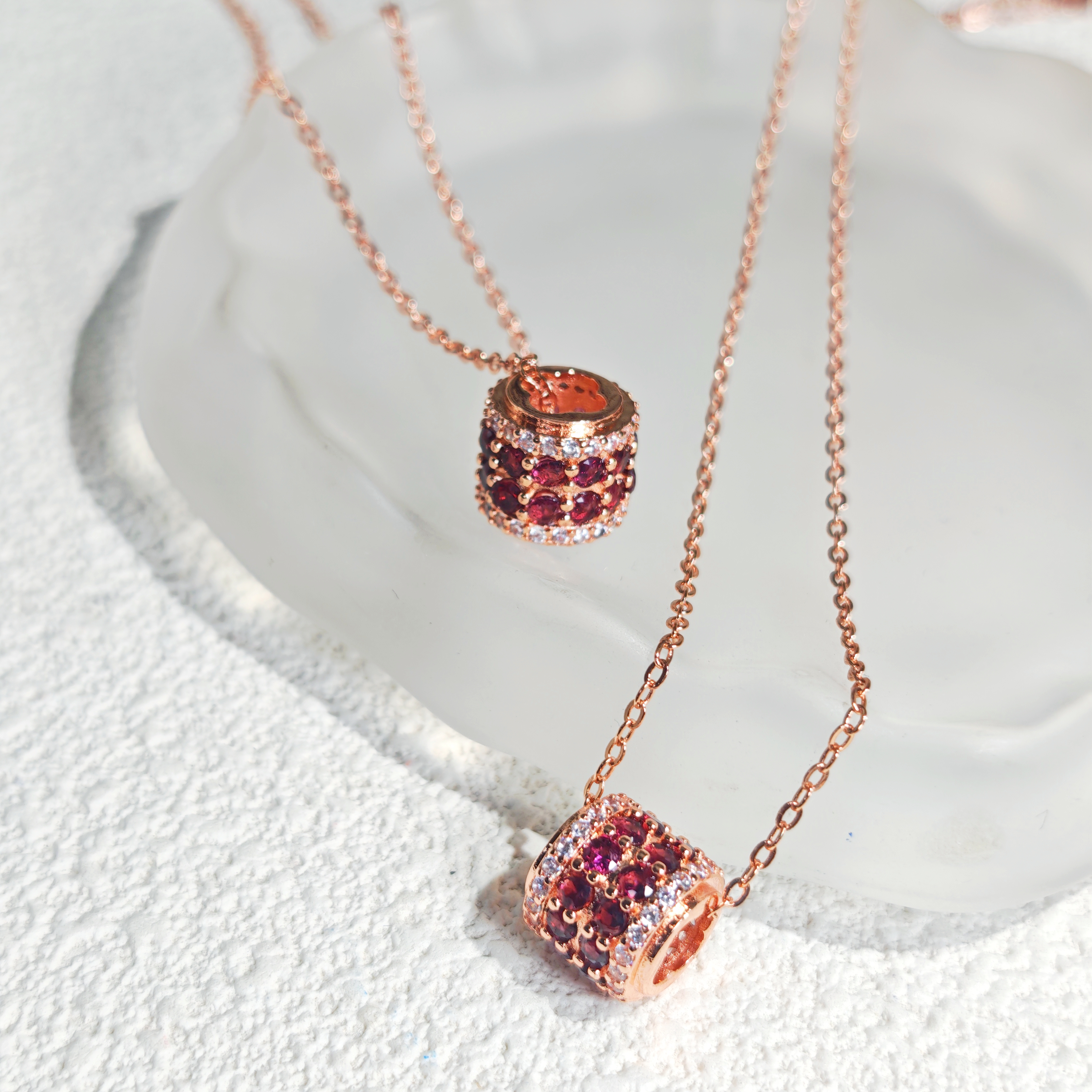 气质轻奢小蛮腰石榴石项链 多样性发货 拍一发一 Q208