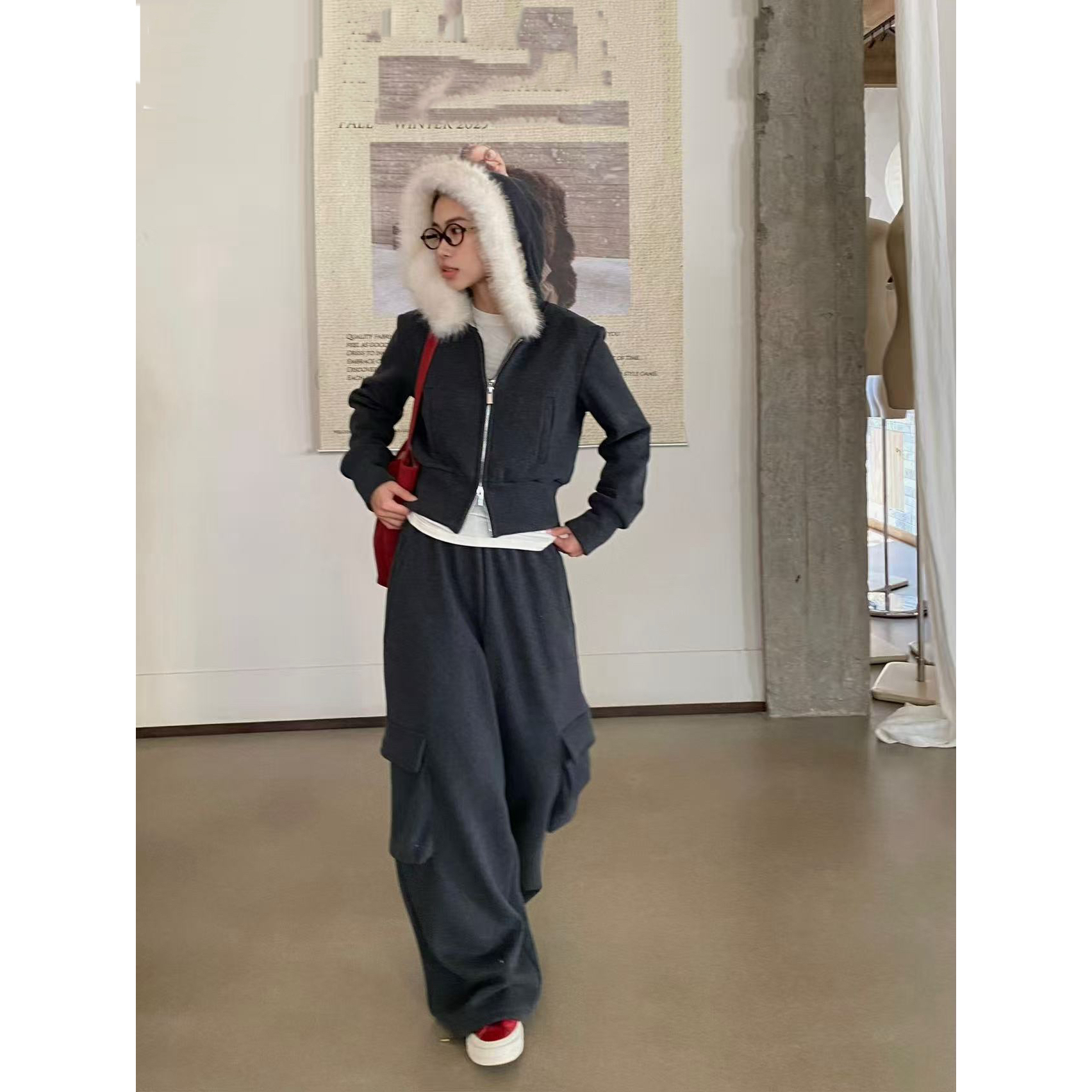 （福）慵懒系！毛领拉链式连帽休闲外套（2OS57507#）爱唯依