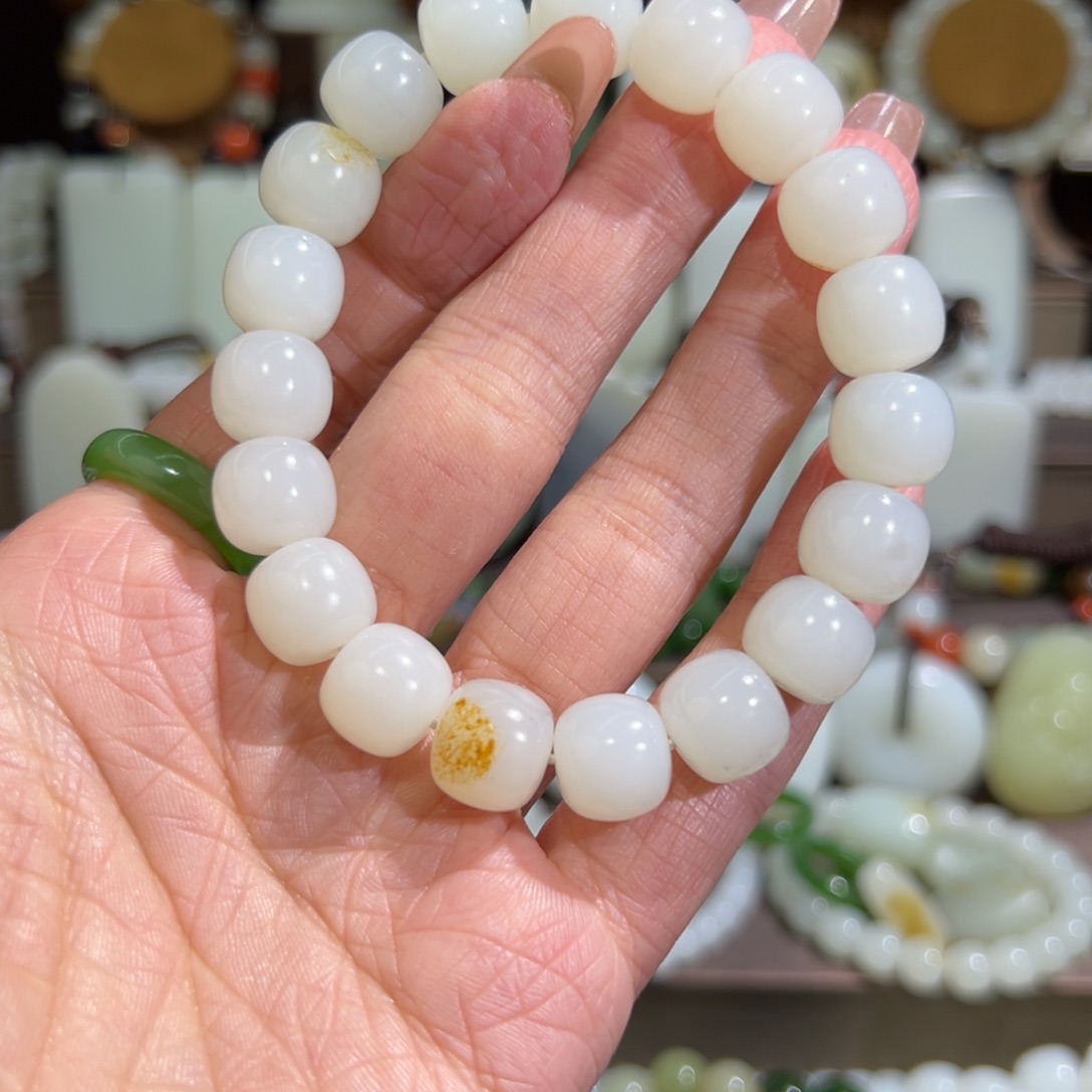 未镶嵌和田玉手链墨*