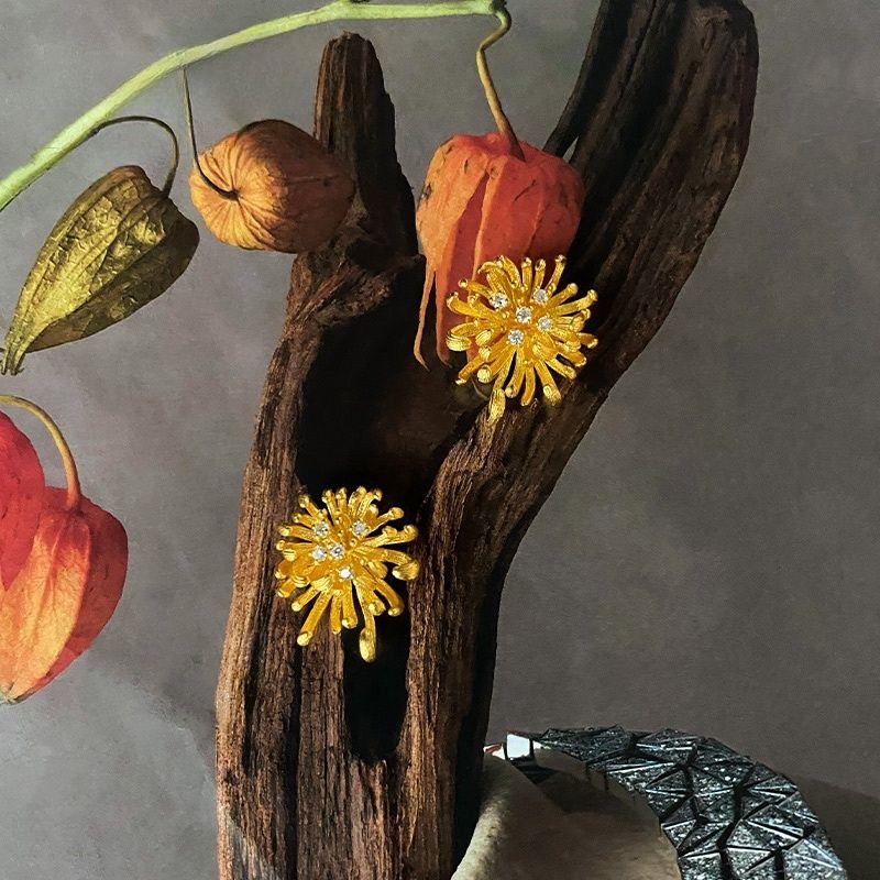 钨合金珐琅耳饰 气质可爱百搭黄色镶嵌MTL-5025国潮闪钻雪菊耳钉