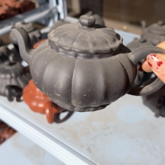 紫砂茶壶瑕疵………………