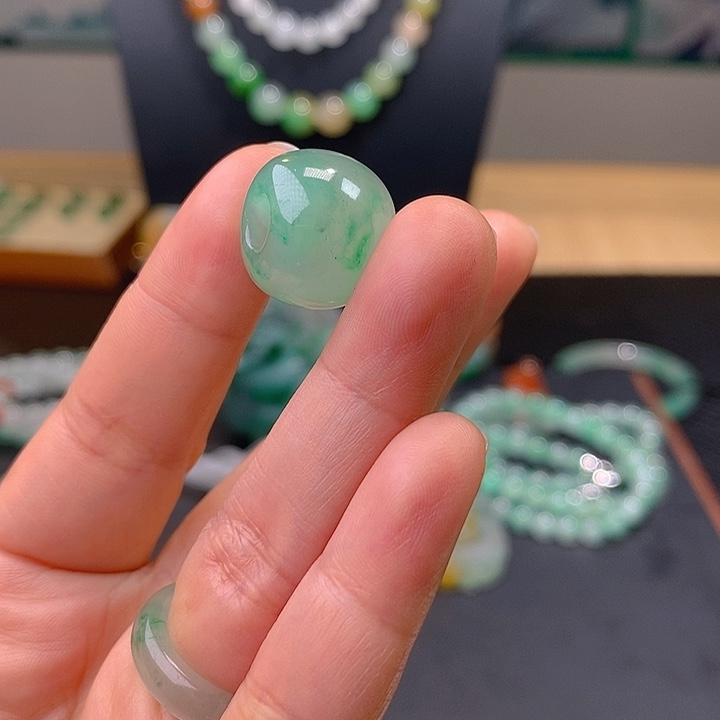 石英质玉挂件未镶嵌