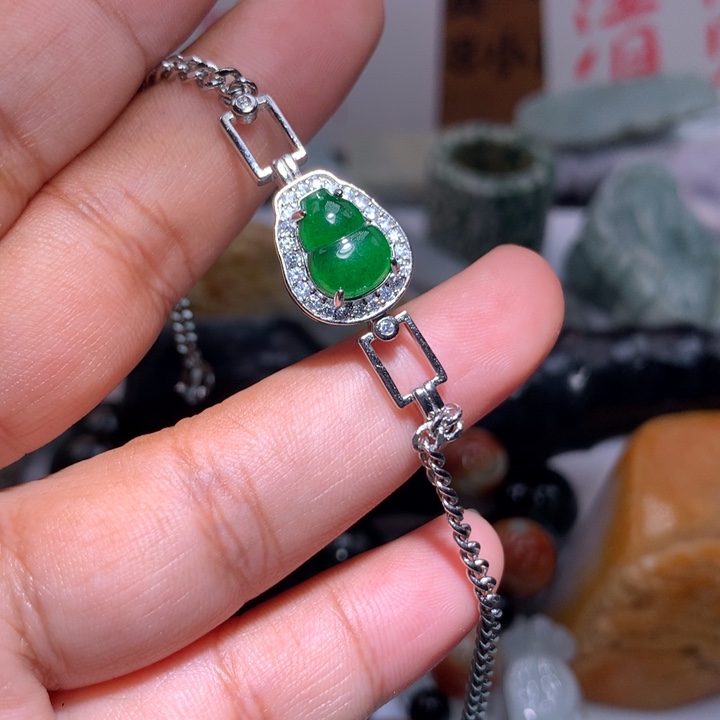 翡翠未镶嵌颈饰保真天然A货翡翠