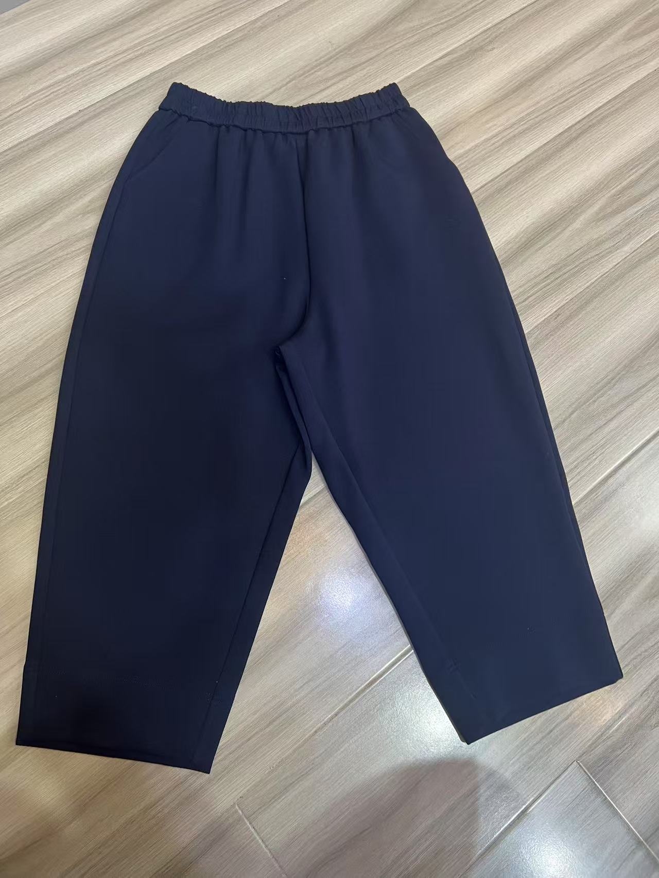 蓝色时尚女款裤子