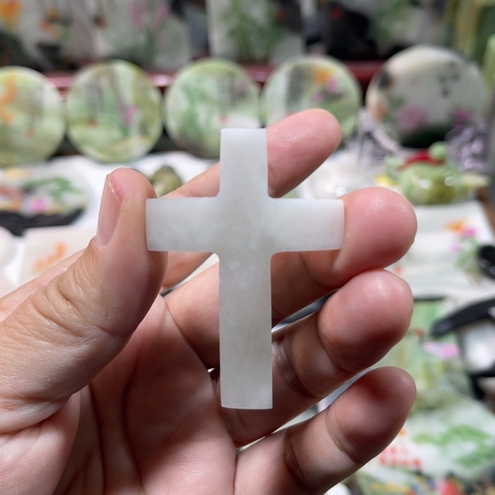 独山玉未镶嵌颈饰