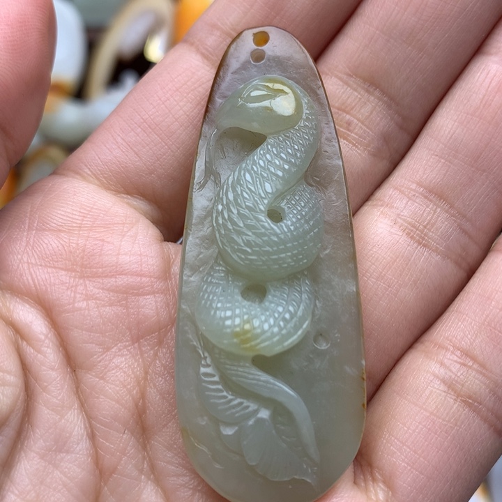 和田玉未镶嵌颈饰