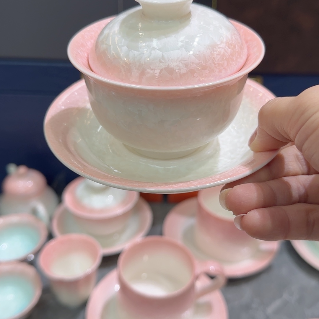 青花壶具工艺特点釉内