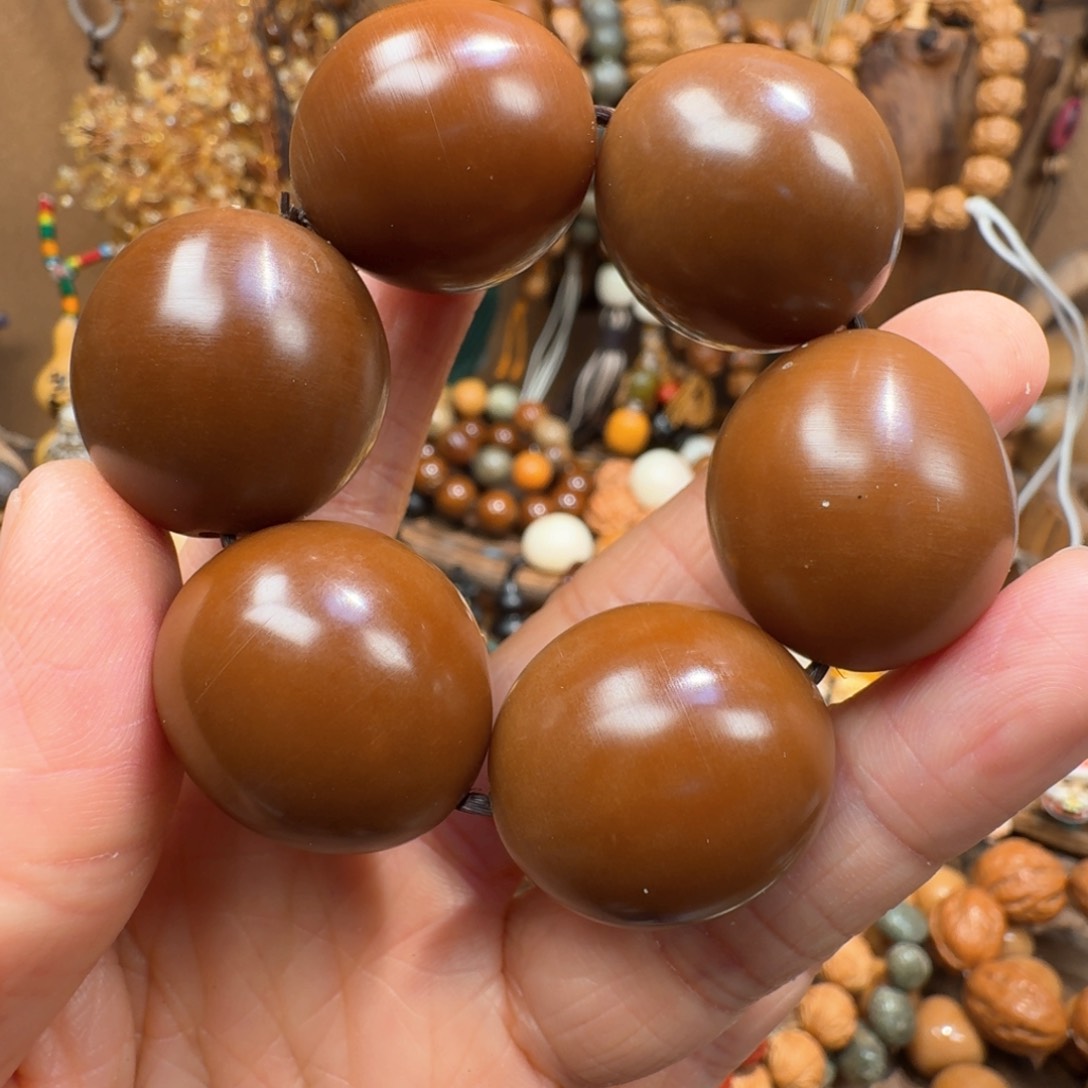 白玉菩提吊坠菩提树