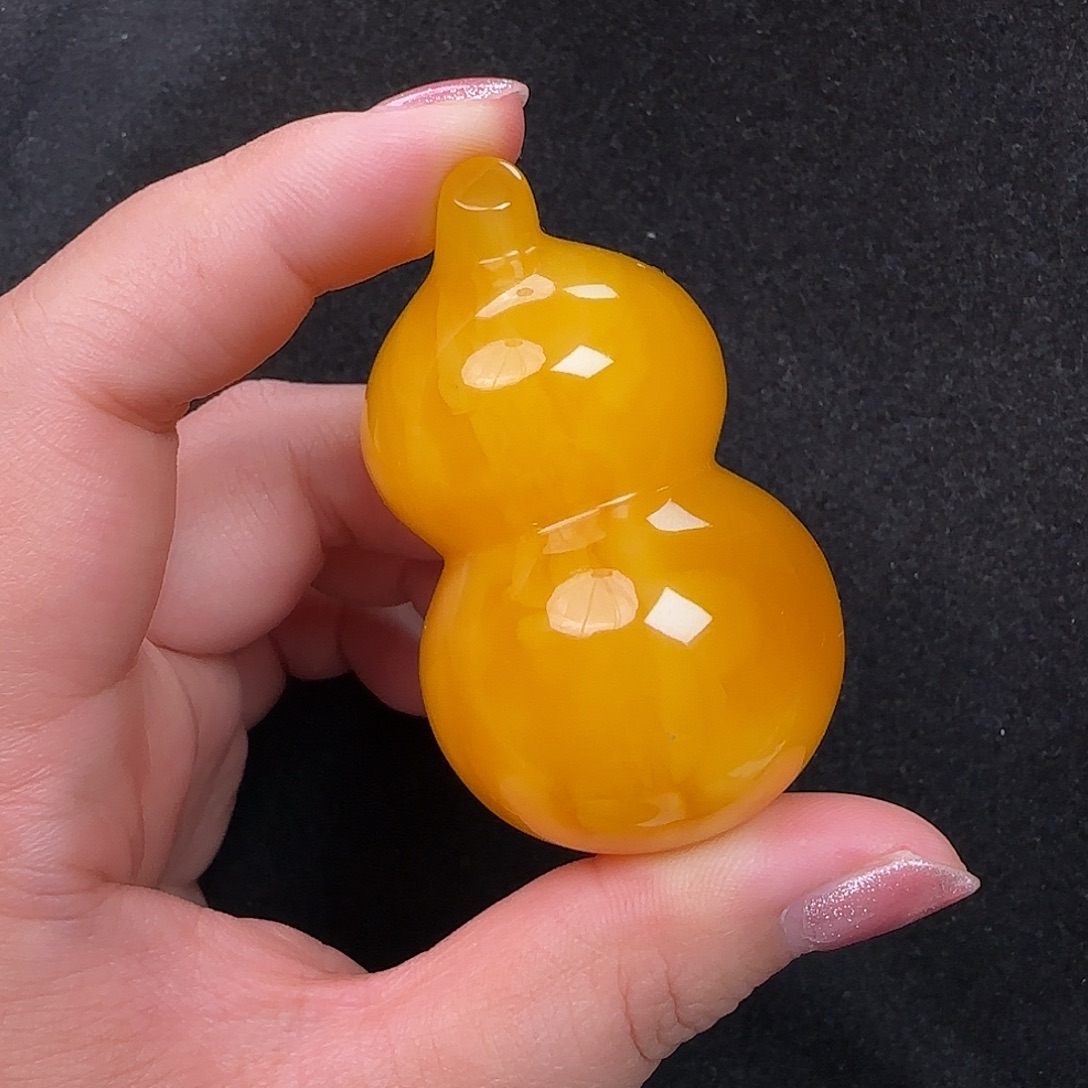 蜜蜡未镶嵌珠宝奇石