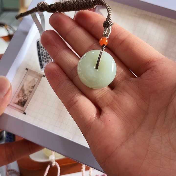 蛋***⑦和田玉未镶嵌颈饰