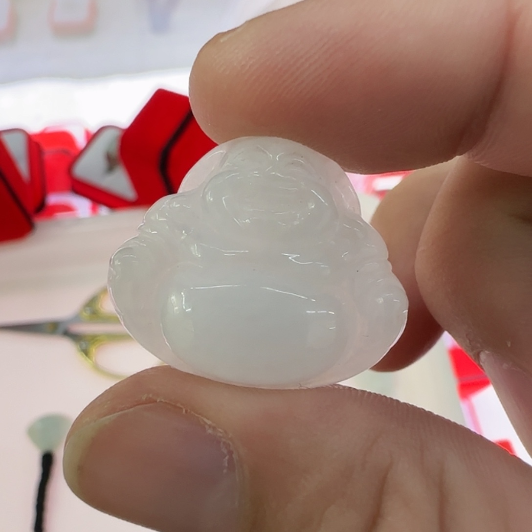 翡翠未镶嵌颈饰佛公