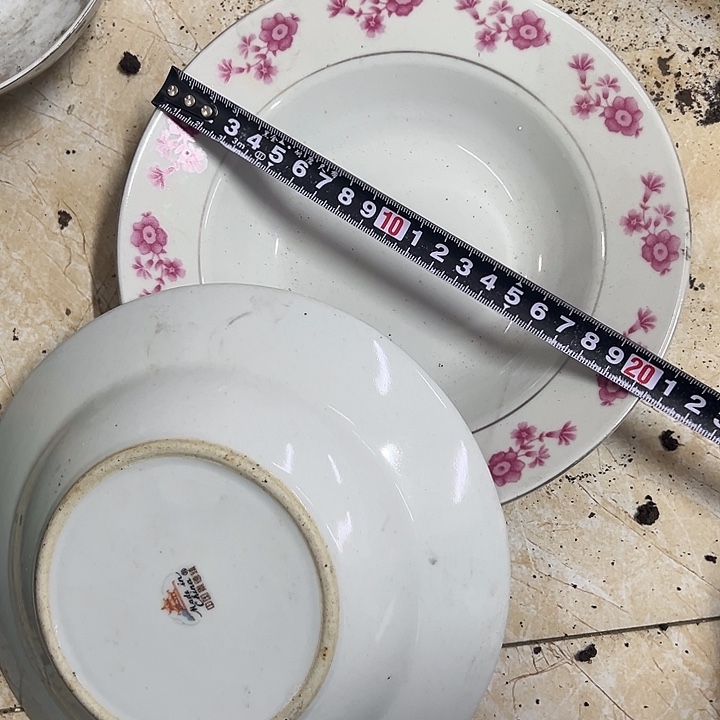 陶摆件2个20厘米小红花深盘