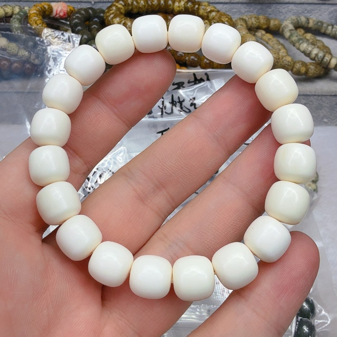 星月菩提手串7白单圈11桶有棕裂